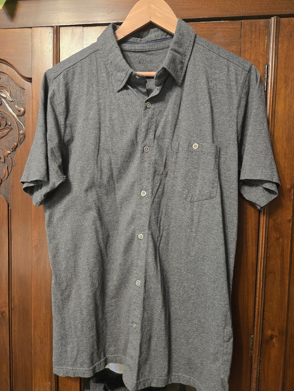Kuhl 100% Cotton Men's Short-Sleeve Button-Up Shirt in Charcoal Gray